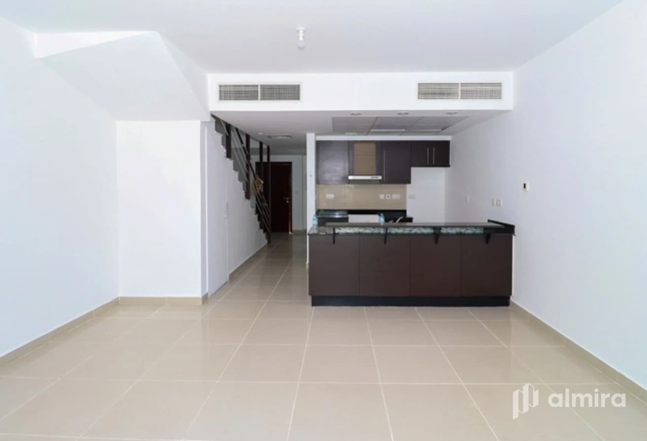 Single Row | 2BR Duplex | Pristine Condition
