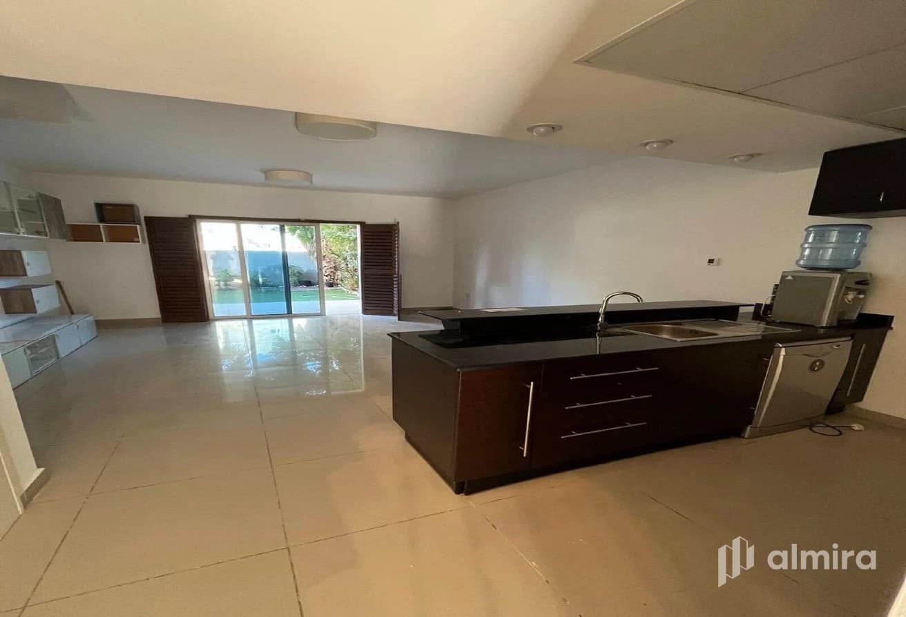 Single Row | Upgraded | Semi-Furnished