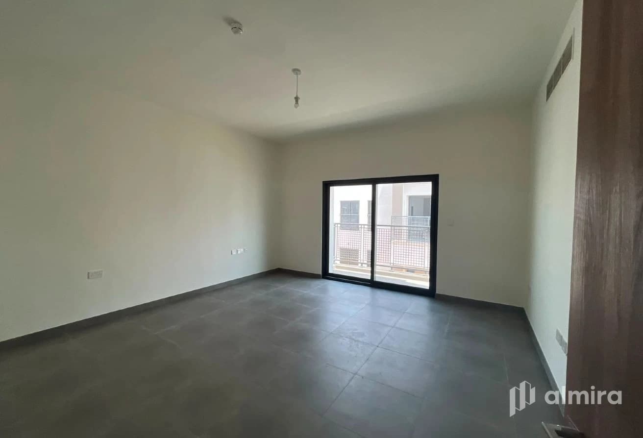 Single Row Corner | Vacant | Brand New