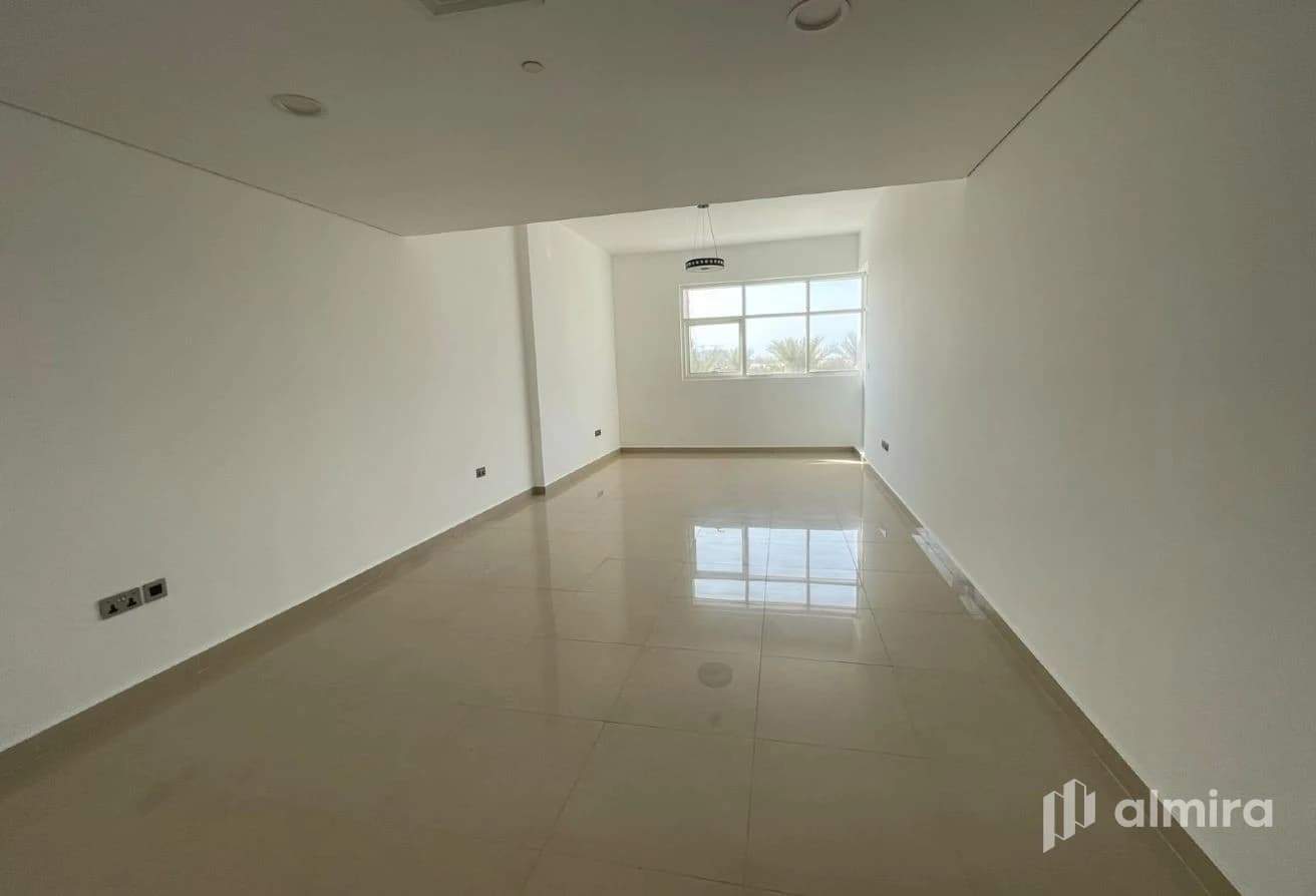 2BR w/ Balcony | Vacant | Prime Location