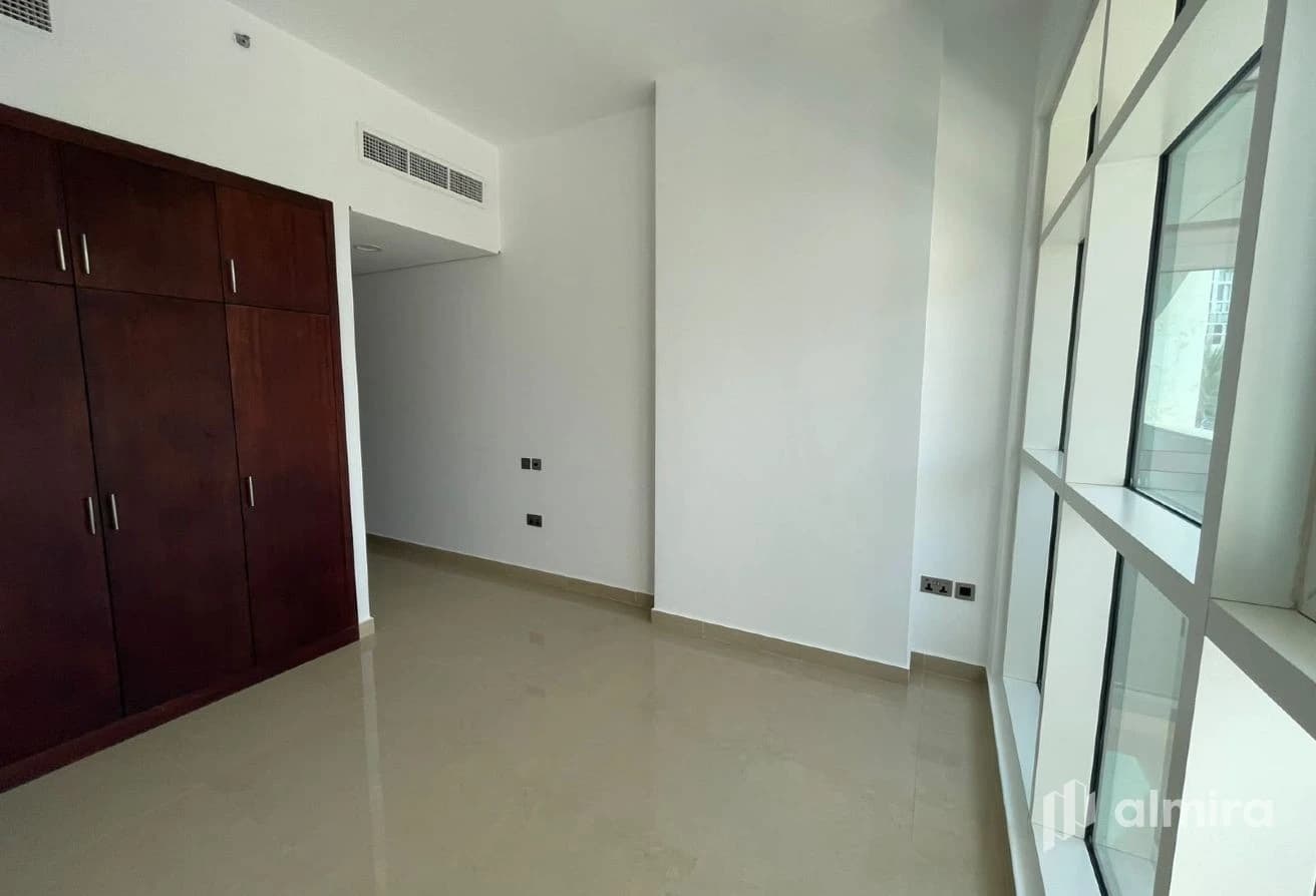 2BR w/ Balcony | Vacant | Prime Location