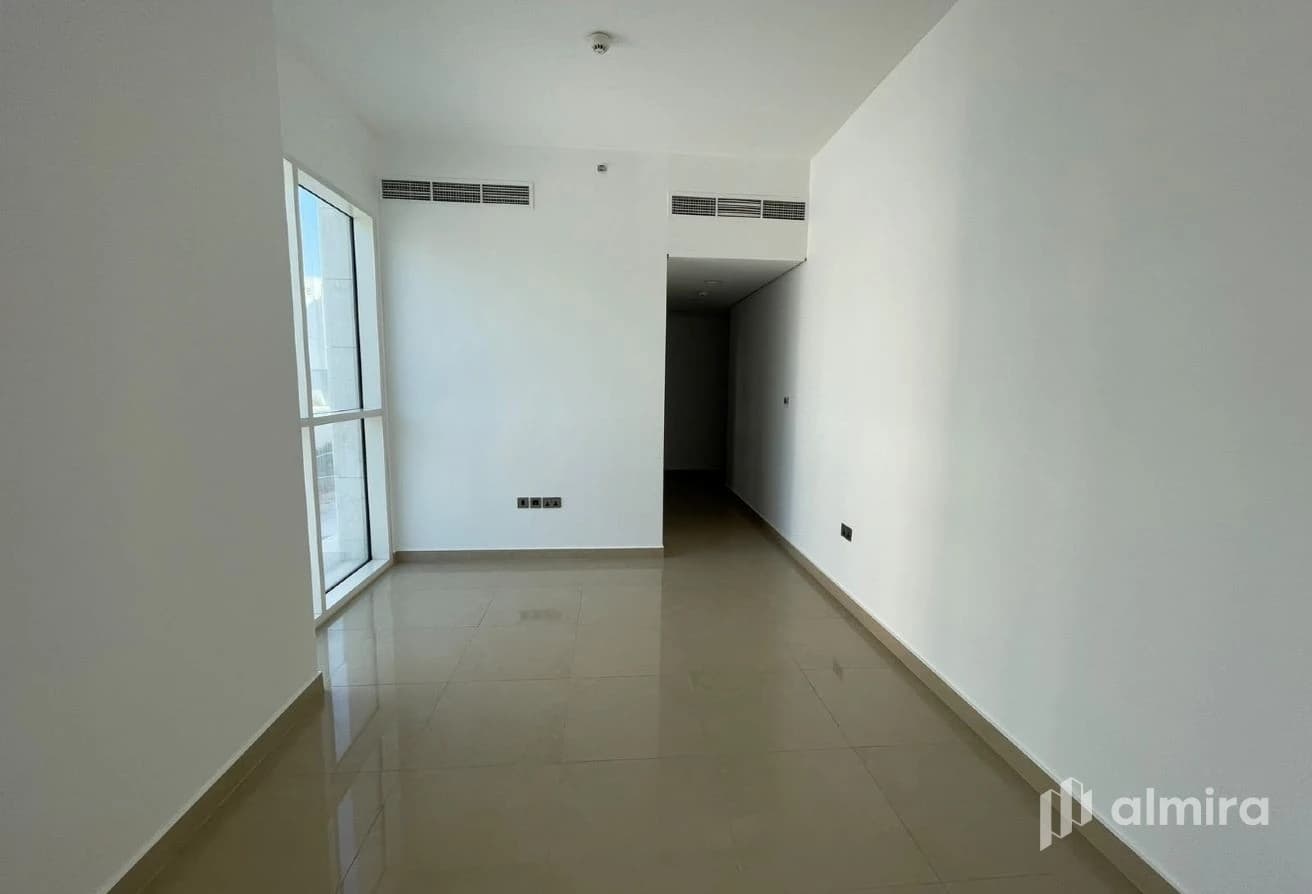 2BR w/ Balcony | Vacant | Prime Location
